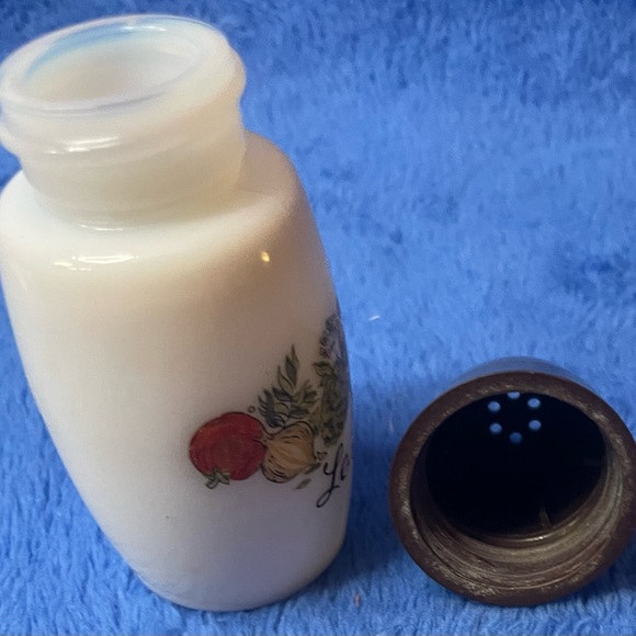 VINTAGE CorningWare SPICE OF LIFE (Centura)  Salt & Pepper Shakers - Picture 12 of 12